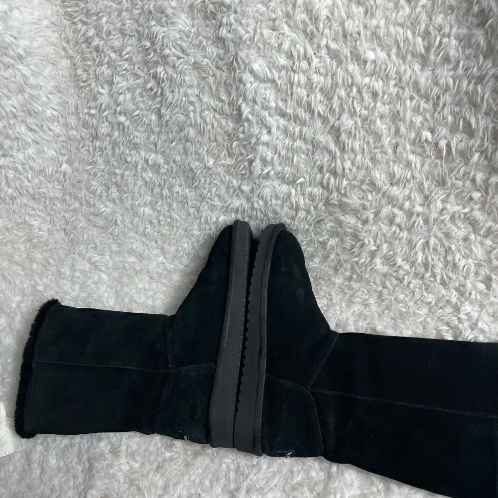 Koolaburra By UGG  Kinslei Black suede mid calf boots  buttons accents size 8
